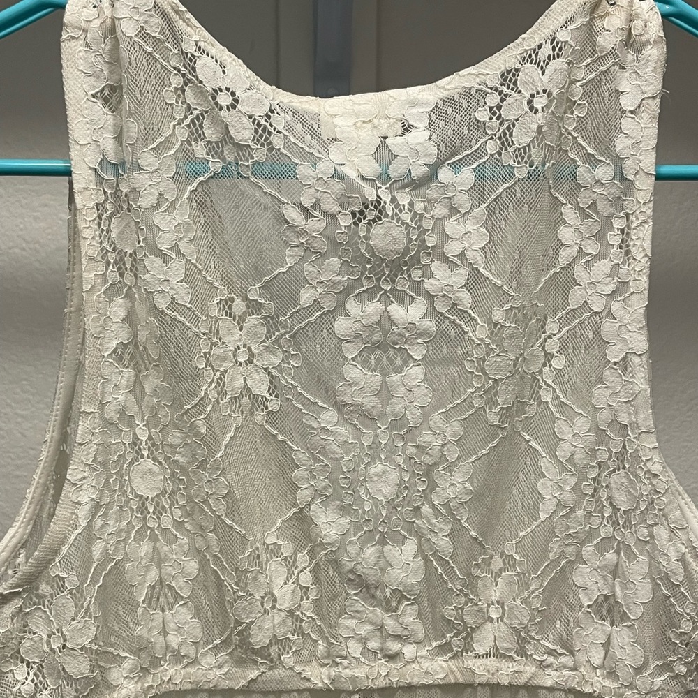 Lace Coverup - Picture 5 of 6